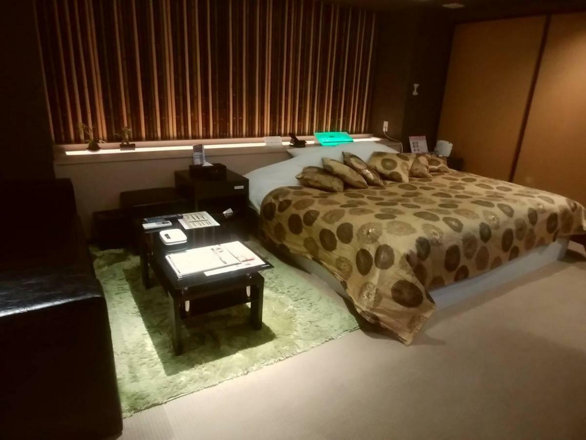 Hotel Plaisir (Adults Only) Hiroshima Extérieur photo